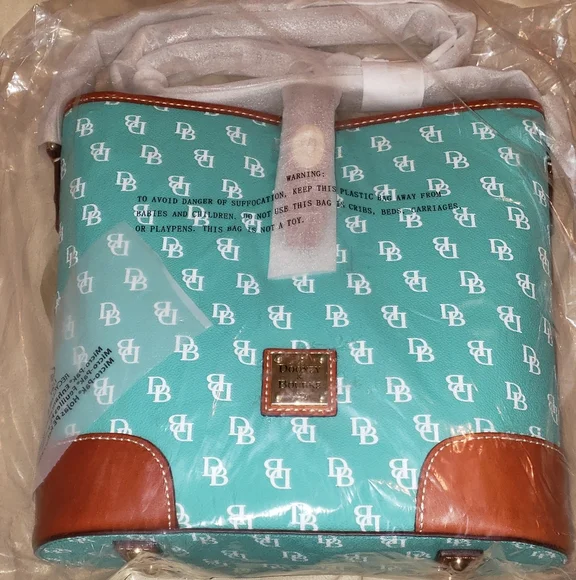 NWT Dooney and Bourke "Gretta" Crossbody Bucket Bag Color Sea Foam - Picture 2 of 12